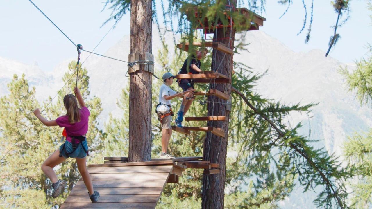 Baumzelte Robis Waldspielpark Hotel Grächen Екстериор снимка